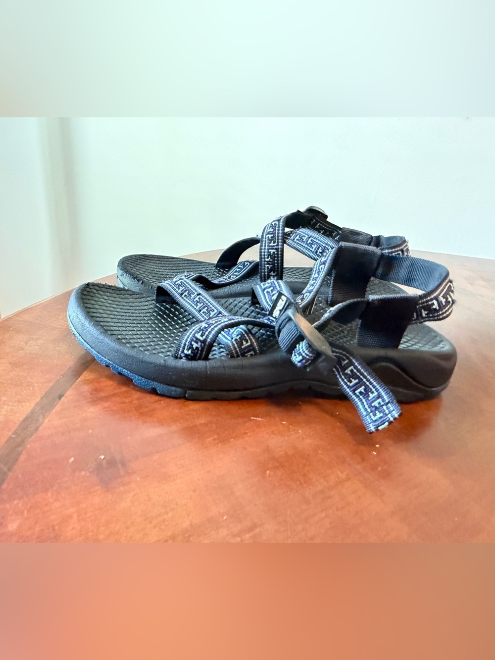 Teva Strappy Waterproof Sandals Women’s Size 7 Black Blue Aztec Adj Strap Shoes